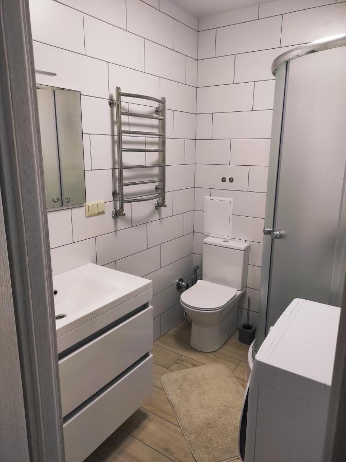 Апартаменти Біля Домініканського Костелу Kamianets-Podilskyi Ngoại thất bức ảnh